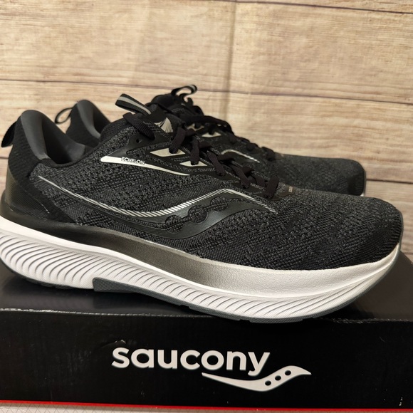 Saucony Other - Men Sneakers & Athletic Shoes Saucony Echelon 9 Size 10 Wide